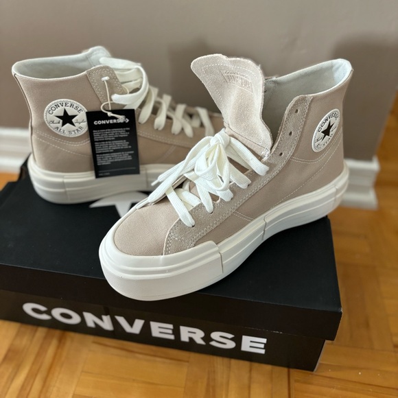 SOLD👟👟Converse
Chuck Taylor All Star Cruise - High top sneakers - Picture 1 of 4